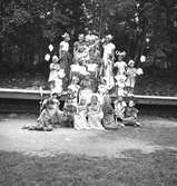 Furuviksparken invigdes 1936

Furuviksbarnen

Folkdanslaget Furuviks Ungdomslag och
Barnkabarén blev Furuviksbarnen













