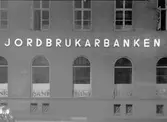 Gefle Posten
Ljusreklam

Jordbrukarbanken

Oktober 1937
