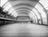 Genzell, ingenjör
Interiör av nya tennishallen

November 1937
