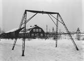 Ingenjörsfirman Browin
Lyftanordning på gården

15 februari 1943


