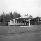 Esso bensinstationer. 20 oktober 1947.