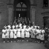 Seminariet examen för folkskollärare. 1947. Beställt av Elisabeth Gustafsson, Hultet Winnerstad, Motala. Åke Edfeldt, Marielund, Gagnef. Kjell Emanuelsson, Box 148, Dorotea. Sven-Eric Lindgren, Storgatan 43, Östersund. Reportage för Norrlands-Posten.