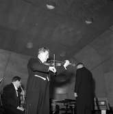 Konsertmästare Artur Verner. Februari 1945. På teatern.