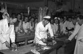 Konsum Alfas matlagningskurs på charkuterifabriken, Södra Centralgatan 23, Gävle. 1946.
