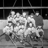 Kvartershockey.
(Okänt datum. Troligen 1954, 1955, 1956)