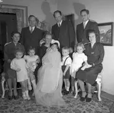 Barndop, hemma en söndag i februari 1954.
Herr Burenius, Islandsgatan, Gävle