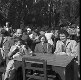 Disponent Wahlgren med familj i Furuviksparken. Juni 1950.