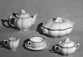 GÄVLE PORSLINSFABRIK
Kaffeservis och soppterrin. 29 maj 1950.