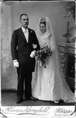 Sigrid och Edvin Larssons bröllop
(Kopia. Foto från ateljén; Fotograf Hanna Bergdahl, Bomhusgatan20, Gefle).

