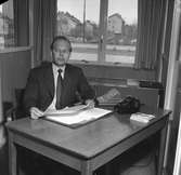 Reportage hos Bil & Buss. Direktör Birger Pettersson och kamrer Isberg. 24 april 1956.
Skandia - Freja Försäkrings AB, Norra Skeppargatan 7,
Gävle