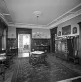 Interiör av bostaden. 5 december 1956.
Major Olsson, St. Esplanadgatan 9, Gävle.            Telefon 026-13 43 38
