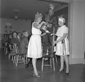 Lottakåren i Gävle. Luciafest. December 1956.