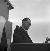 Statsminister Tage Erlander i talarstolen.  Första maj 1948. Arbetarbladet.