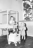 Nya barnsjukhuset invigs. År 1948. Donerat av Fru Lotten Westergren uppfört 1947-1948.

