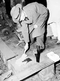 Inmurning av dokument i grunden på Nynässkolan.           26 september 1948.
