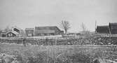 En bild från sent 1800-tal över en okänd gård.