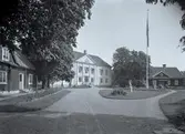 Skälby gårds huvudbyggnad. Uppfört 1785, sedan 1973 pågår 4H-verksamhet på gården.