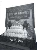 Skyltfönster Bröderna Anderzens frö och utsädesaffär, första pris i tävlningen vid lantbruksutställningen 1913.