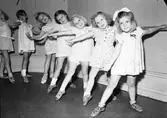 Fru Emy Ågrens balettskola. Den 2 oktober 1941