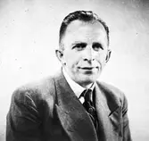 Okänd man. Hemgårdens Bokförlag

