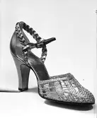 Reportage för Gefle-Posten. Zimmermans, skor och tofflor