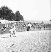 Den 23 juli 1938. Barnutflykt till Furuvik. Badstranden 