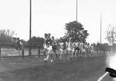 År 1938. Stafett-löpning . Stadsloppet. Reportage för Gefle-Posten
