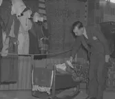 Den 3 juni 1938. Hemslöjdsutställning i Vesterbergs folkhögskola. Reportage för Gefle Dagblad