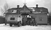 Transport. Gävle Varv anlades 1873. Efter en konkurs 1921 bildades Gefle Varfvs och Verkstads Nya AB, som bland annat tillverkade oljecisterner och utrustningar till pappersmassefabriker. På 1940-talet återupptogs skeppsbyggeriet.