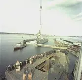 Wasakassun. 21 april 1961. Gävle Varv anlades 1873. Efter en konkurs 1921 bildades Gefle Varfvs och Verkstads Nya AB, som bland annat tillverkade oljecisterner och utrustningar till pappersmassefabriker. På 1940-talet återupptogs skeppsbyggeriet. På 1950-talet, då Korsnäs AB ägde varvet byggdes flera högsjöfartyg. I början av 1960-talet byggde varvet den ponton som regalskeppet Wasa skulle placeras på vid bärjningen.