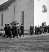Begravning för disponent Bärnmark i Valbo Kyrka. 15 april 1945.
