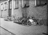 Cykelställ. 27 april 1945. Jacob Wennberg AB.