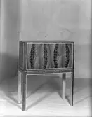 Yrkesskolan.Skåp tillverkat i snickeriavdelningen. November 1945.