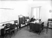 Interiör av kontor hos Arbetarbladet. 15 januari 1946.