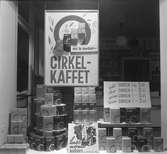 Skyltning med Cirkelkaffe, 1946. Konsum Alfa, Engelbrektsgatan 17, Gävle.