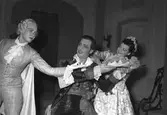 Operan Figaros Bröllop visas på Gävle teater. 4 november 1949.