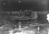 Ishockey mellan Huge - GGIK. 29 december 1949. GGIK är förkortning för Gävle Godtemplares Idrottsklubb. GGIK kallades för Godis eller Saftpiraterna. IK Huge ansökte 1938 om inträde i Svenska Ishockeyförbundet, spelade sin första ishockeymatch på Kastvallen den 26 januari 1939. Klubben vann därefter DM-titlarna 1939, 1940 och 1943. Den 26 december 1949 debuterade man i Sveriges högsta division med match mot Nacka SK borta, vilken Nacka SK vann med 3-2. I ishockey spelade IK Huge i Sveriges högsta division säsongerna 1949/1950, 1950/1951 och 1952/1953. 1961 låg man i Division IV. Inför säsongen 1962/1963 lades ishockeyverksamheten ner, innan man i början av 1970-talet återigen hade pojklag. 1994 anmälde man ett seniorlag för första gången sedan det tidiga 1960-talet. Den 2 december 1995 fick man tillgång till konstfrusen isbana.