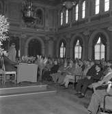 Sveriges Färghandlares Riksförbund. Grupper tagna på stadshuset. 1946.