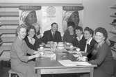 Koopertiva Förbundet Blivande kaffedemonstratriser. 12 mars 1947.