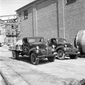 Bil & Traktor. Lastbilar vid Karskär. 2 juni 1947. Beställt av direktör Tollertz.