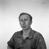 Passfotografi för besättningen på M/S Bardatands. 3 augusti 1947.