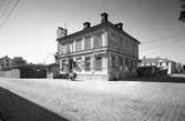 Huset har flyttats. Södra Kungsgatan. 5 augusti 1954