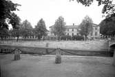 Norra / Södra Strandgatan, Gavleån med Kungsbron.    17 september 1955