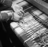 Textila tekniker vid vävstolen
