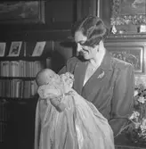 Dop i hemmet. Doktor Löfmark, Nygatan 11, Gävle. Fru Löfmark, Skogmurvägen 18 a, Gävle. Den 5 april 1947.

