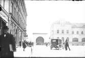 Triumfbågen eller Gävles undergång som den även kallades. Invigdes pingstafton 1926 en gångtunnel under järnvägen. Den revs 1929
