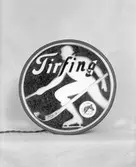 Malmbergs startades 1905 av Elof Malmberg. Blev en av Sveriges ledande producenter av artiklar för idrott, jakt, fiske, skytte och friluftsliv. På bilden 