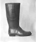 Malmbergs startades 1905 av Elof Malmberg. Blev en av Sveriges ledande producenter av artiklar för idrott, jakt, fiske, skytte och friluftsliv.
