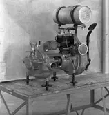 AB Skoglund & Olson. Gefle. Gjuteri och Mekanisk Verkstad. Känt för bland annat järnspisar och leksaker. Företaget startades 1874 av Erik Gustaf Skoglund och Axel Olsson. Firman blev aktiebolag 1914 och hade på 1930-talet cirka 260 anställda i produktionen och ett 30-tal på kontoret.
