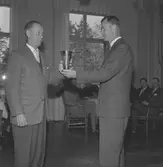 Korsnäs Personaltidning. Sammankomst i Föreningshuset med uppvaktning. Korsnäs AB. År 1961
